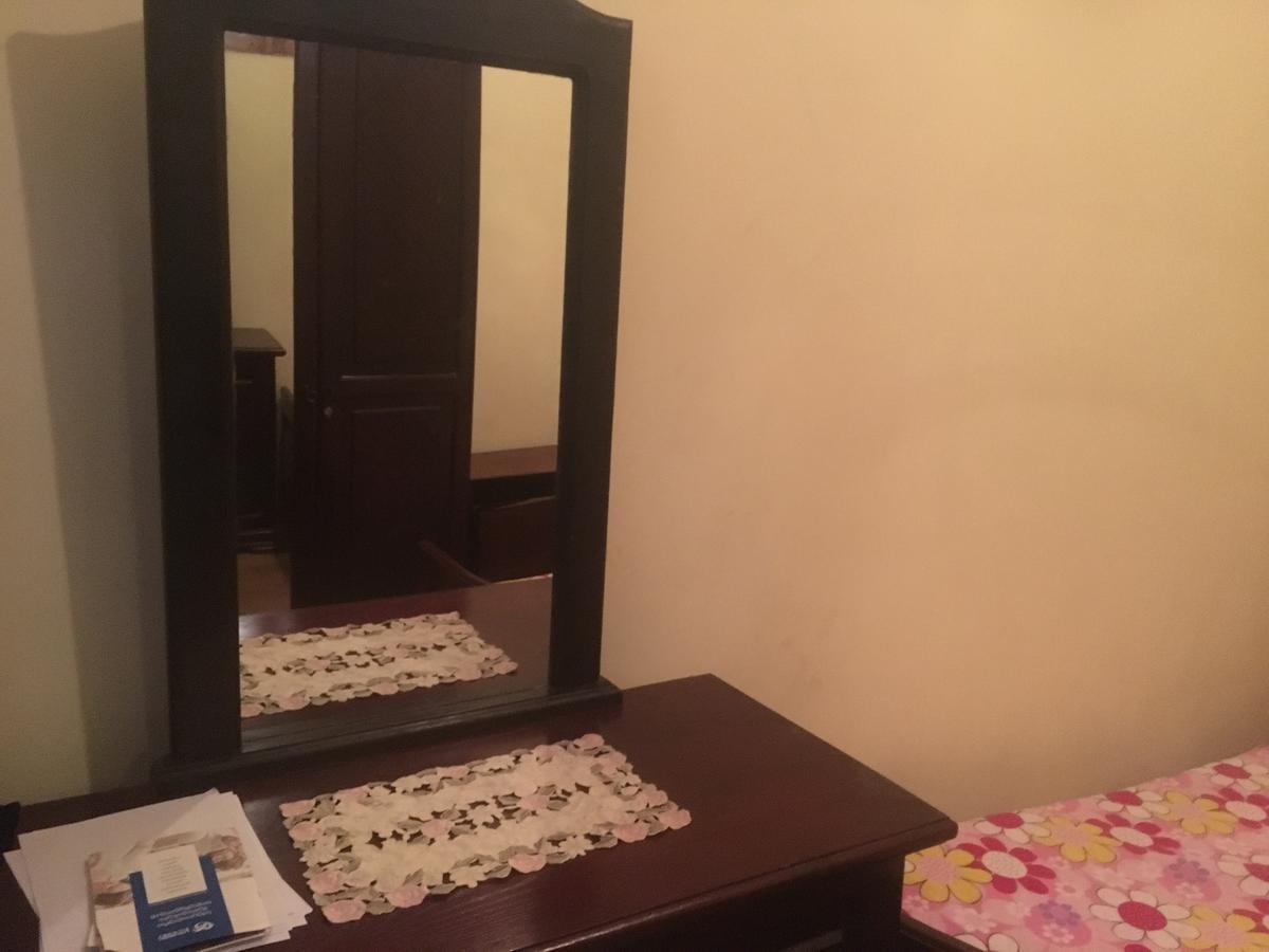 Duru'S Apartment With 3 Bedrooms バトゥーミ エクステリア 写真