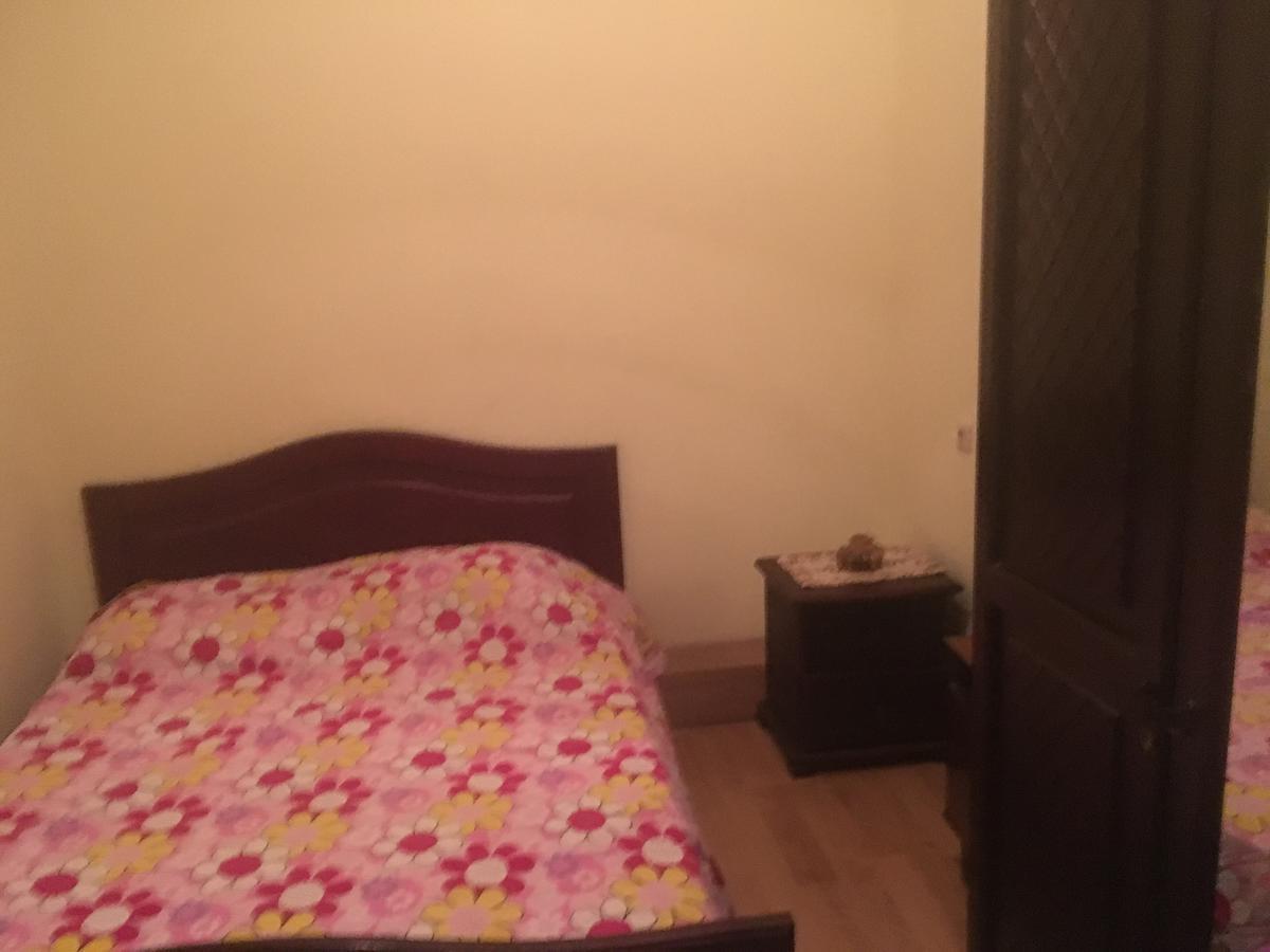 Duru'S Apartment With 3 Bedrooms バトゥーミ エクステリア 写真